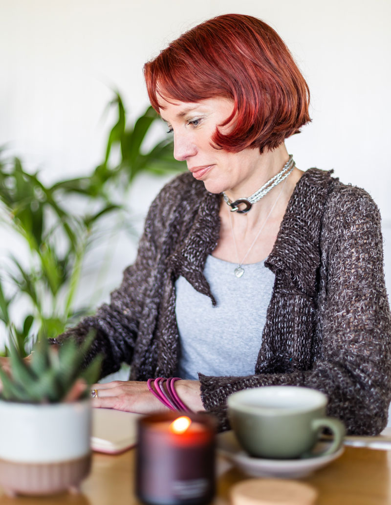 Fiona-Roskilly-Pond-My-Approach Fiona Roskilly Pond explaining her compassionate approach to coaching and couples therapy