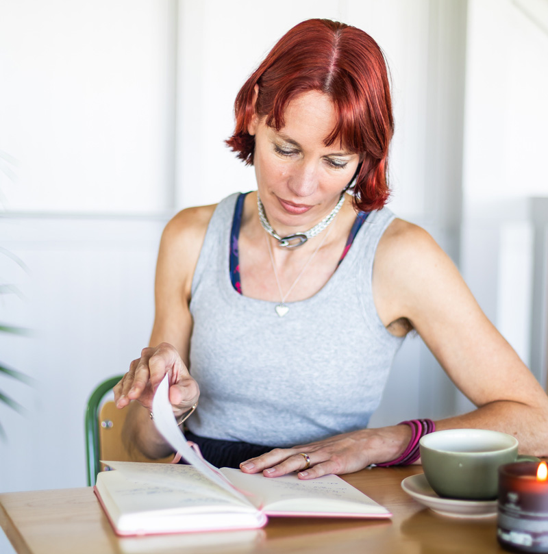 Compassionate, non-judgemental couples therapy and life coaching with Fiona Roskilly Pond